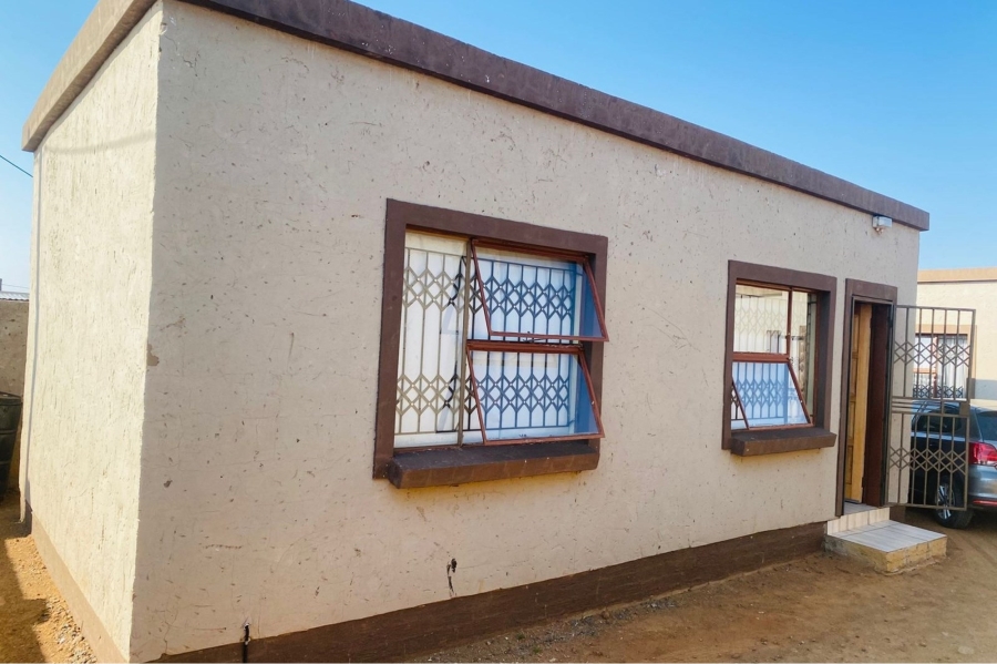 3 Bedroom Property for Sale in Caleb Motsoabi Free State